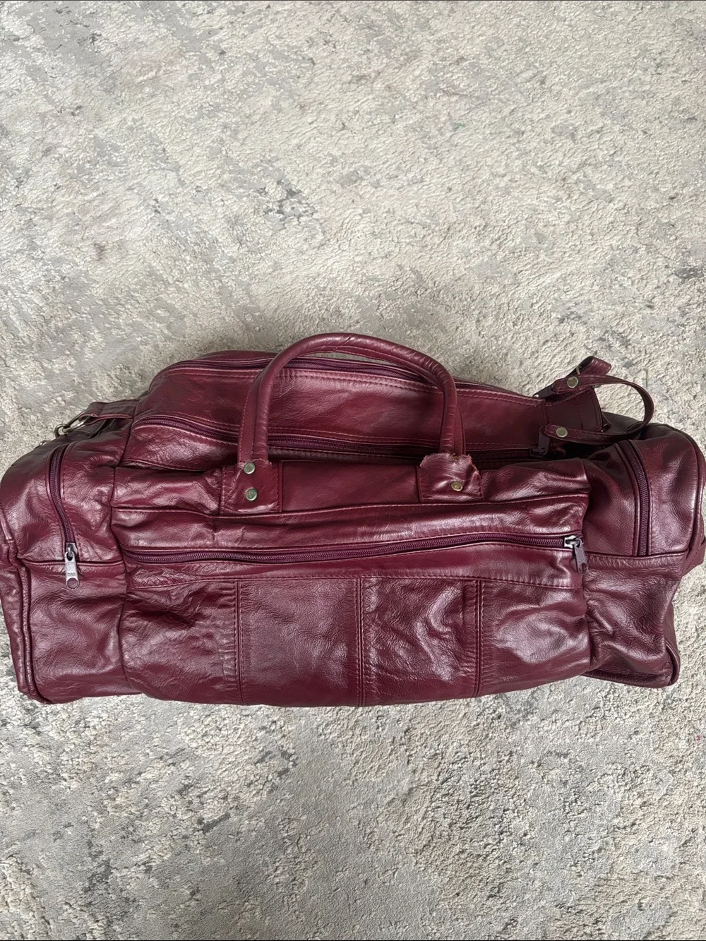 Vintage Men's Leather Duffel Bag in Burgundy - Classic Travel Weekender